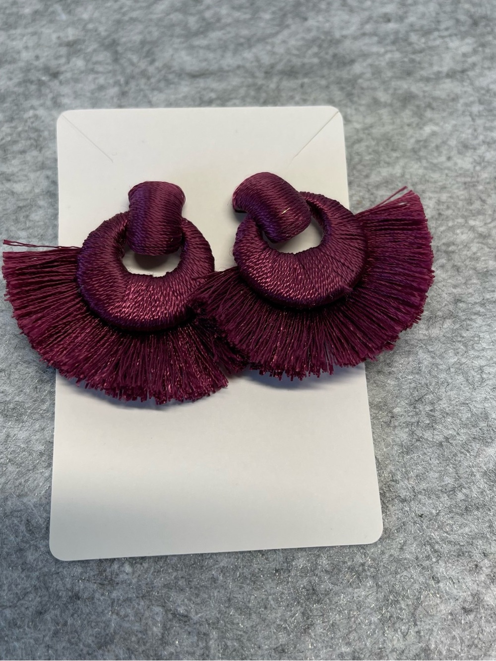 Earrings fan silhouette circular hoop with fan shaped fringe